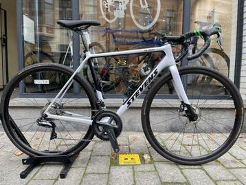 vélo de course Stevens Xenon Disc Di2 disponible aux enchères