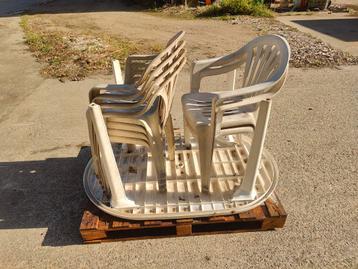 WC en lavabo . Schuifaf. Zetels .Tuinstoelen.GRATIS  beschikbaar voor biedingen
