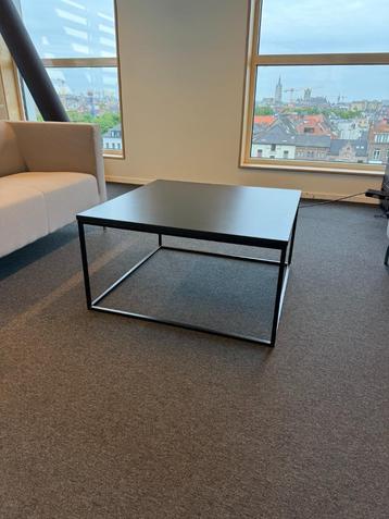 Kantoor lounge tafel beschikbaar voor biedingen