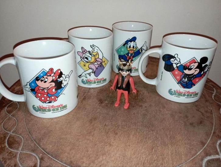 654) 4 Mokken Renault Disney on ice, Verzamelen, Disney, Zo goed als nieuw, Servies, Ophalen of Verzenden