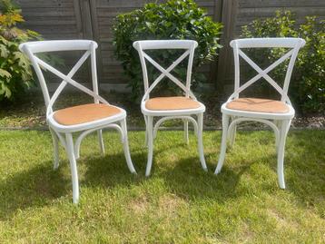 3 stoelen beschikbaar voor biedingen