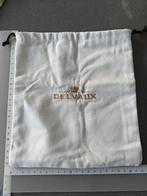 Dustbag / hoes Delvaux, Enlèvement