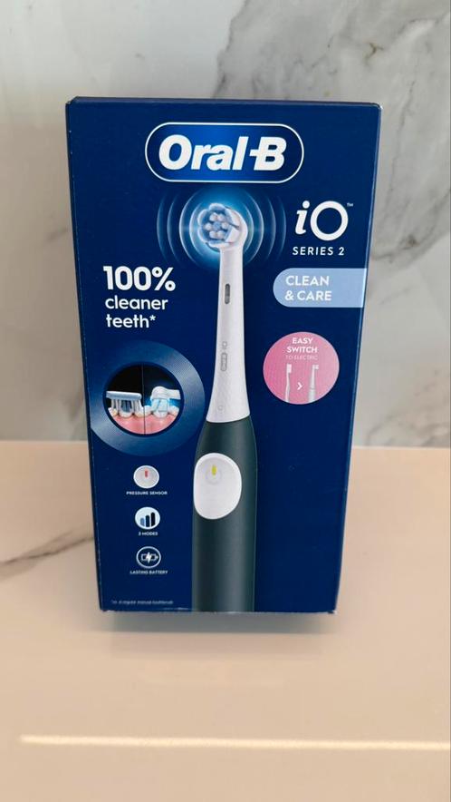 Oral-B iO series 2 Clean & Care Elektrische Tandenborstel, Handtassen en Accessoires, Uiterlijk | Mondverzorging, Nieuw, Tandenborstel