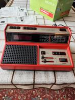 Vintage klok -radio Nordmende, Ophalen, Zo goed als nieuw, Radio