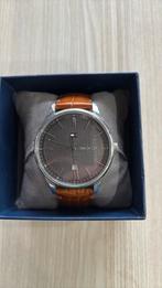 Horloge Tommy Hilfiger, Handtassen en Accessoires, Horloges | Heren, Leer, Polshorloge, Zo goed als nieuw, Ophalen