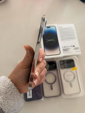 Iphone 14 pro max wit gloednieuwe staat beschikbaar voor biedingen