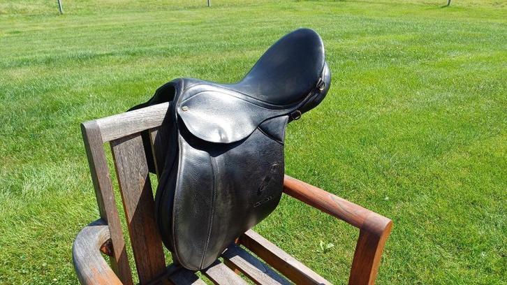 Zadel veelzijdigheid 17 inch in zeer goede staat, Dieren en Toebehoren, Paarden en Pony's | Zadels, Gebruikt, Recreatie, Ophalen