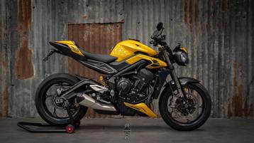 Triumph Street Triple RS Cosmic Yellow