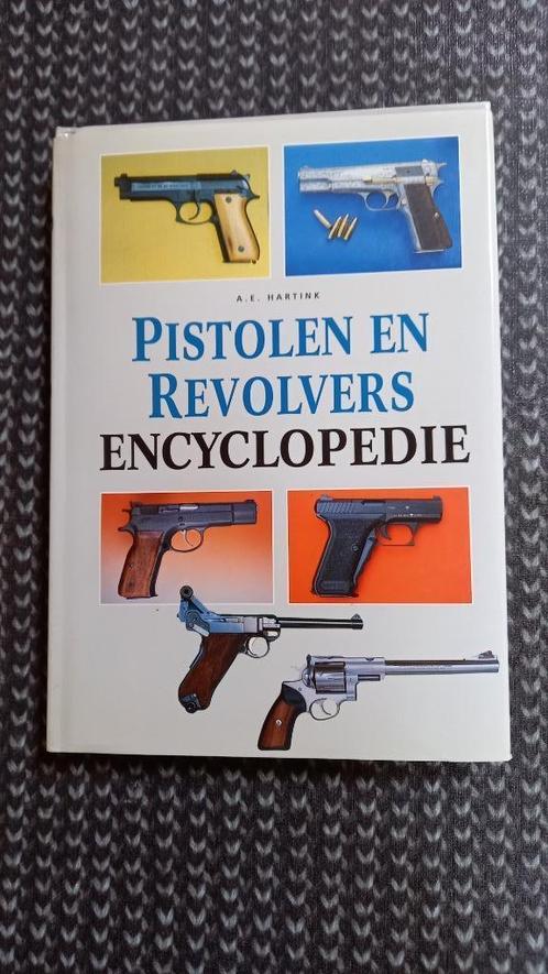 Encyclopédie des armes, Livres, Livres Autre, Comme neuf, Enlèvement ou Envoi