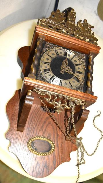 Zaanse vintage wandklok beschikbaar voor biedingen