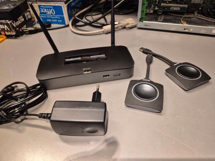 BARCO clickshare volledige set - model  R9861008, Computers en Software, Presenters, Zo goed als nieuw, ChromeOS, MacOS, Windows