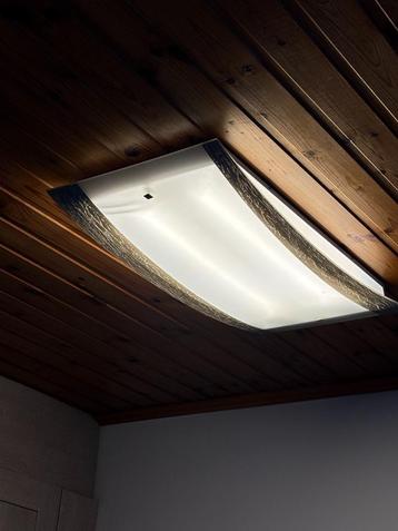 Plafondlamp beschikbaar voor biedingen