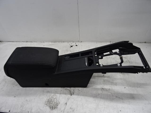 MIDDENCONSOLE Volkswagen Passat (3G2) (01-2014/03-2024), Auto-onderdelen, Interieur en Bekleding, Volkswagen, Gebruikt