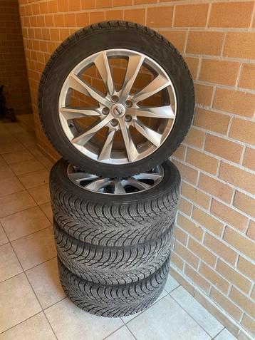 Set Volvo velgen + winterbanden Nokian 245/45 R18 100T beschikbaar voor biedingen
