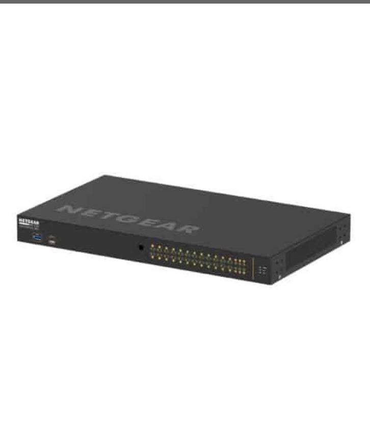 M4250-26G4F-PoE++ (GSM4230UP), Computers en Software, Netwerk switches, Zo goed als nieuw, Ophalen of Verzenden