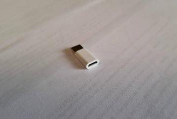 adaptor oude micro usb naar nieuwe usb c aansluiting beschikbaar voor biedingen