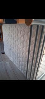 Gratis bed, 1m40 x 2m, Enlèvement, Comme neuf