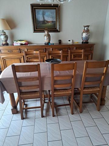 eetplaats of eetkamer beschikbaar voor biedingen