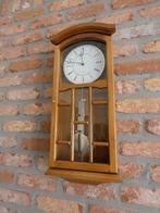 Horloge / Pendule en bois avec balancier., Antiquités & Art, Enlèvement ou Envoi