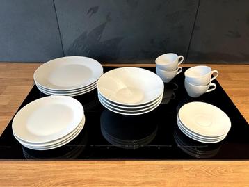 Wit servies, 5-delig (4 personen) beschikbaar voor biedingen