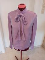 Elegante parmaroze blouse met lovertjes, sjaalkraag. Maat S, Kleding | Dames, Blouses en Tunieken, Ophalen of Verzenden, Zo goed als nieuw