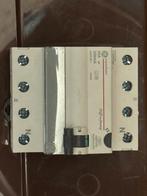 Differentieel 40A 4p 300ma, Bricolage & Construction, Électricité & Câbles, Enlèvement