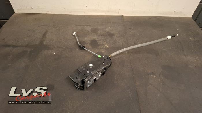 Deurslot Mechaniek 4Deurs rechts-achter van een Mercedes CLA, Auto-onderdelen, Carrosserie, Mercedes-Benz, Gebruikt, 3 maanden garantie