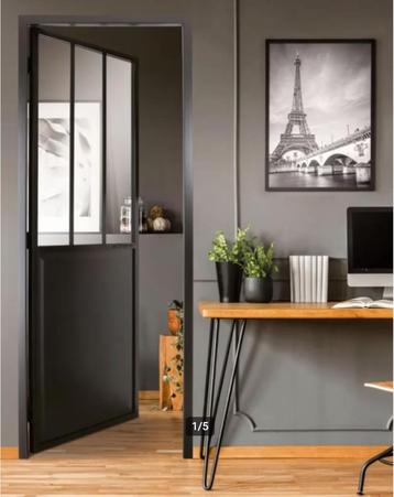 steel look deur beschikbaar voor biedingen