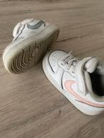 Nike sneakers voor meisjes maat 22, Kinderen en Baby's, Schoentjes, Gebruikt, Jongetje of Meisje