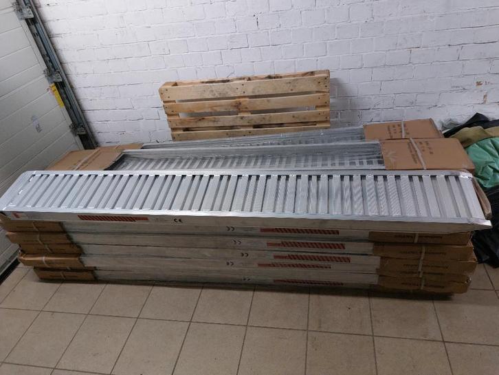 Set nieuwe oprijplaten 3T, Articles professionnels, Machines & Construction | Grues & Excavatrices, Autres types, Enlèvement