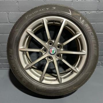 Alfa Romeo Giulia 2015 wielset 17 inch incl zomerbanden 4st. beschikbaar voor biedingen