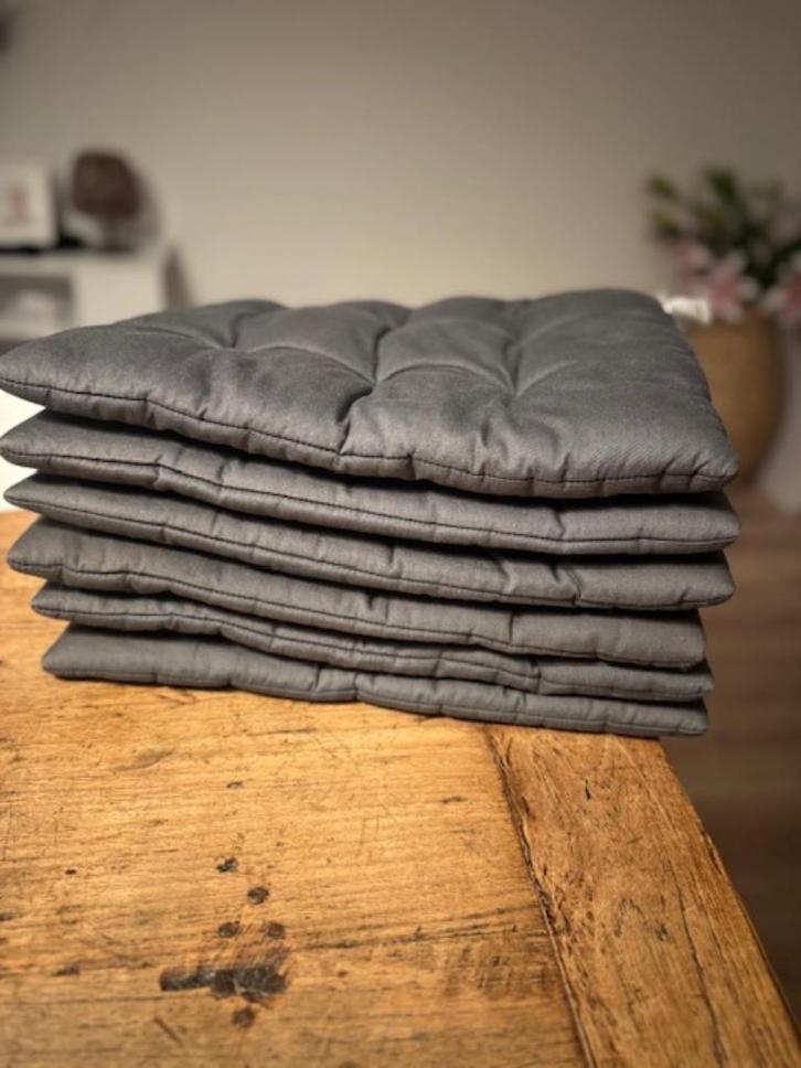 6 vierkante antraciet grijze stoelkussens, Huis en Inrichting, Woonaccessoires | Kussens, Zo goed als nieuw, Grijs, Ophalen of Verzenden
