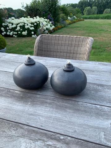 Landelijke keramieken olielampen beschikbaar voor biedingen