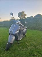 Vespa Supersport 300 GTS in nieuwstaat met weinig kilometers, 300 cc, Particulier