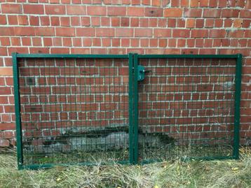 dubbele tuinpoort beschikbaar voor biedingen