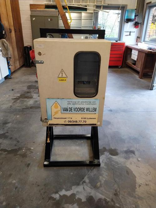 Te huur werfkast, Doe-het-zelf en Bouw, Elektriciteit en Kabels, Gebruikt, Stopcontact, Ophalen