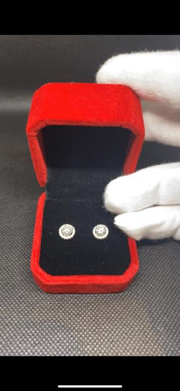 Boucle d'oreille VVS, Envoi, Comme neuf