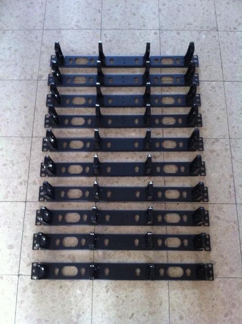 Lot 10 Guides câble horizontal 19" panduit cmphf1 € 60,00, Computers en Software, Serverkasten, Zo goed als nieuw, Ophalen