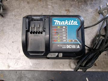 Chargeur Makita DC10SA - pour batteries 10,8 V