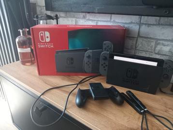 Switch V2 2019, Enlèvement, Comme neuf, Avec 2 manettes, Avec jeux