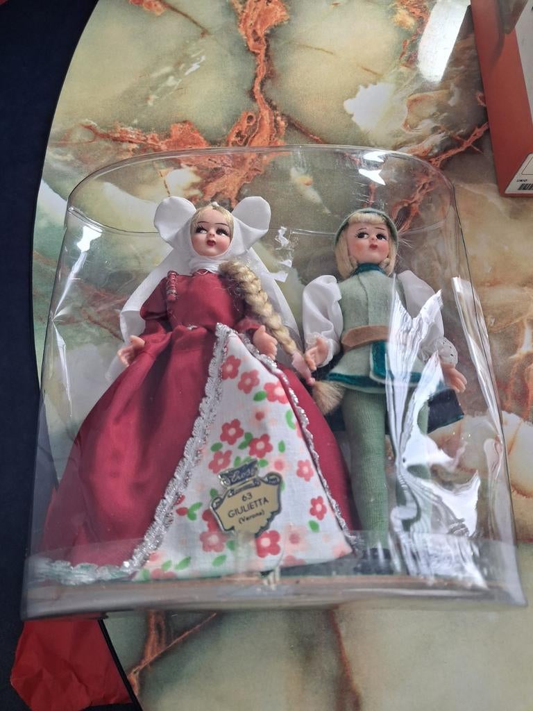 Poupée Vintage neuf, Antiquités & Art, Art | Autres Art, Enlèvement ou Envoi