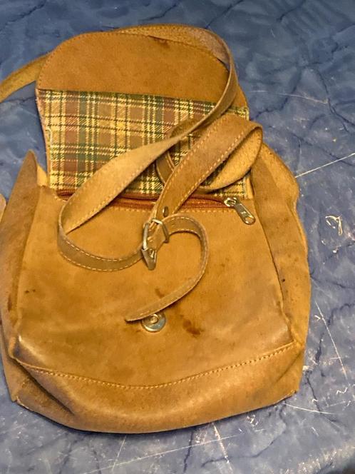 2 tassen (3€/stuk), Handtassen en Accessoires, Tassen | Rugtassen, Gebruikt, Ophalen of Verzenden