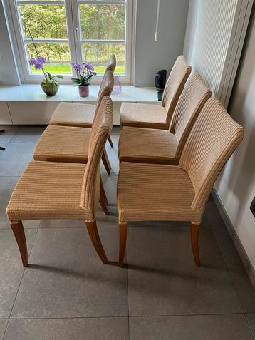Eetkamerstoelen met eiken onderstel beschikbaar voor biedingen