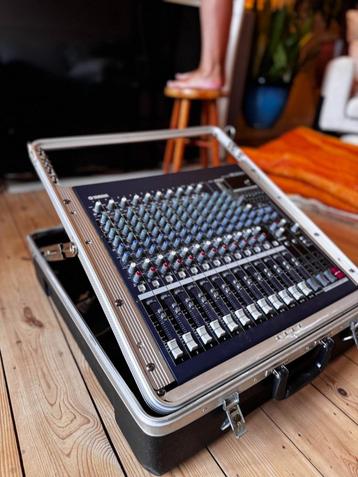 Yamaha-mixer beschikbaar voor biedingen
