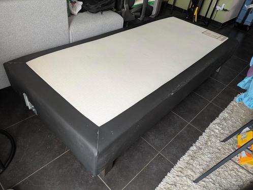 GRATIS  // Box spring 1 persoons gebruikt maar goede staat, Huis en Inrichting, Slaapkamer | Boxsprings, Zo goed als nieuw, Ophalen of Verzenden