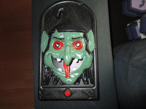 Halloween deurbel heks met beweging en licht en geluid, Hobby en Vrije tijd, Feestartikelen, Zo goed als nieuw, Feestartikel, Ophalen of Verzenden