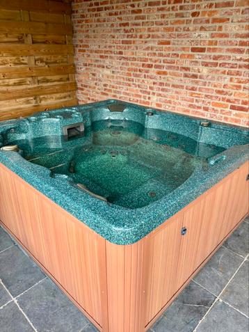 Jacuzzi vita spa l 200 - 5 personen, Ophalen, Gebruikt, Afdekzeil, Vast