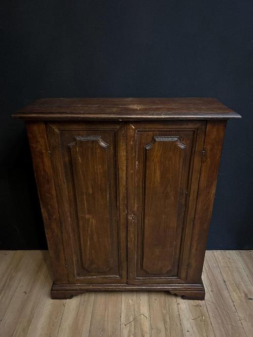 Rustiek Toscaans dressoir uit de 18e eeuw, gemaakt met behul, Antiek en Kunst, Antiek | Meubels | Tafels, Ophalen