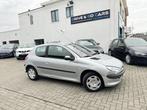 Peugeot 206 1.4i Benzine Met Airco * 1 JAAR GARANTIE * !, Auto's, Peugeot, Voorwielaandrijving, Stof, Zwart, 4 cilinders