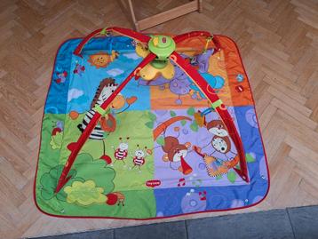 Speelmat met speelboog beschikbaar voor biedingen